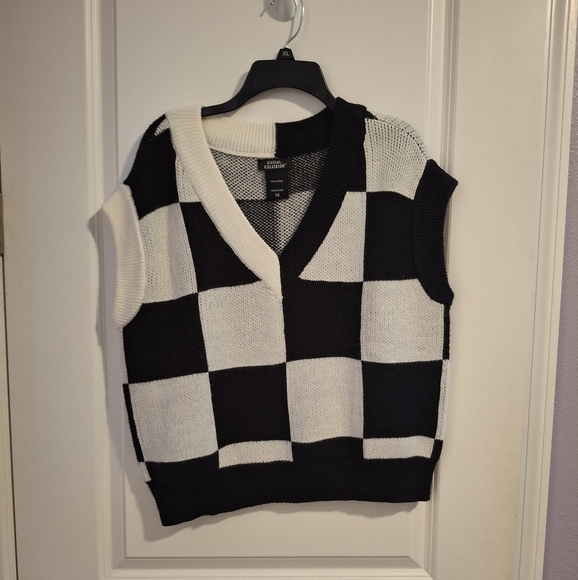 Hot Topic Black and White Checkered Sweater - Picture 2 of 4